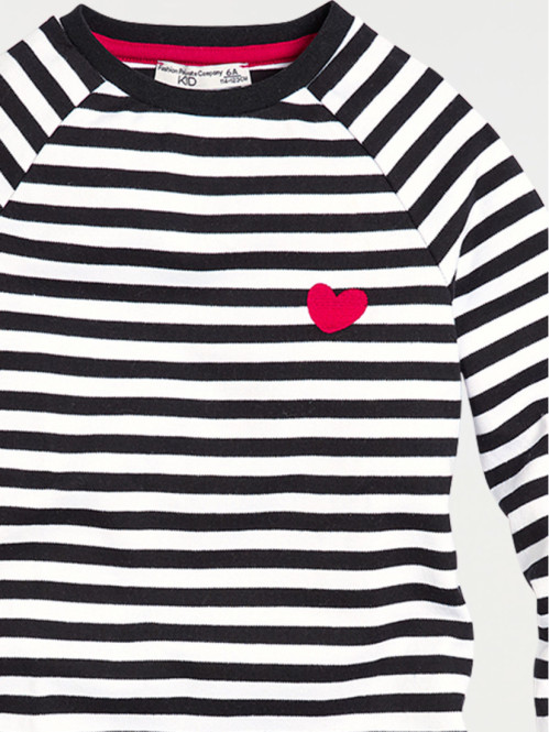 Robe rayée coeur brodé...