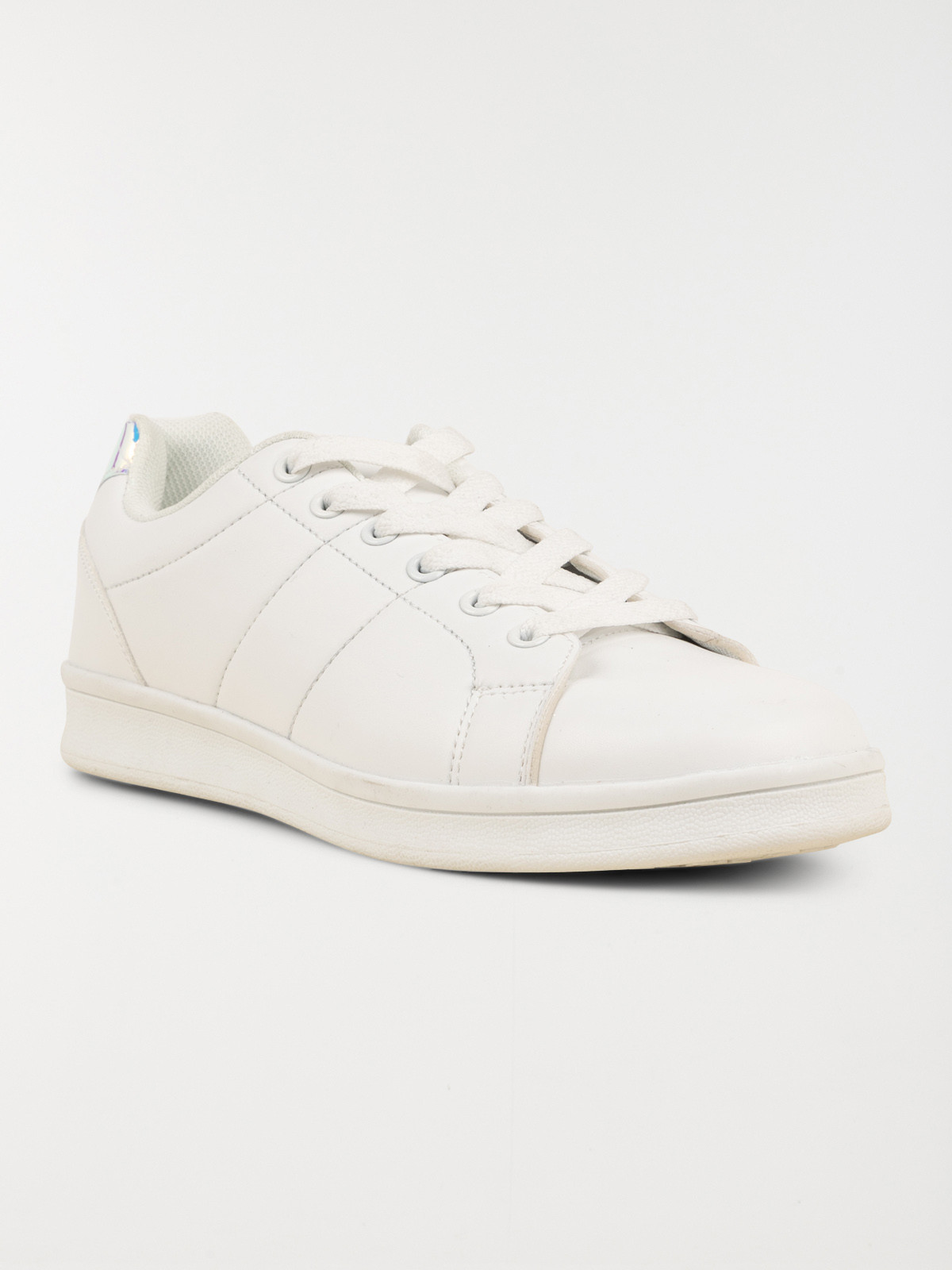 Baskets basses blanches femme (36-42) Baskets basses blanches femme (36-42)