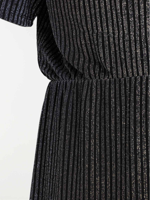 Robe noire col V grande...
