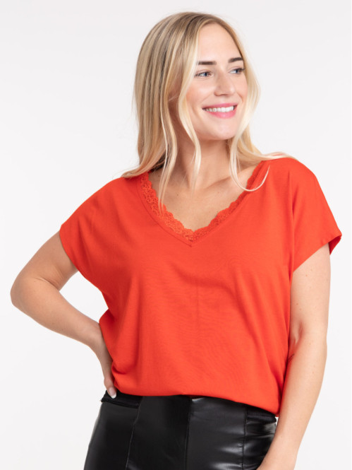 T-shirt femme col V dentelle