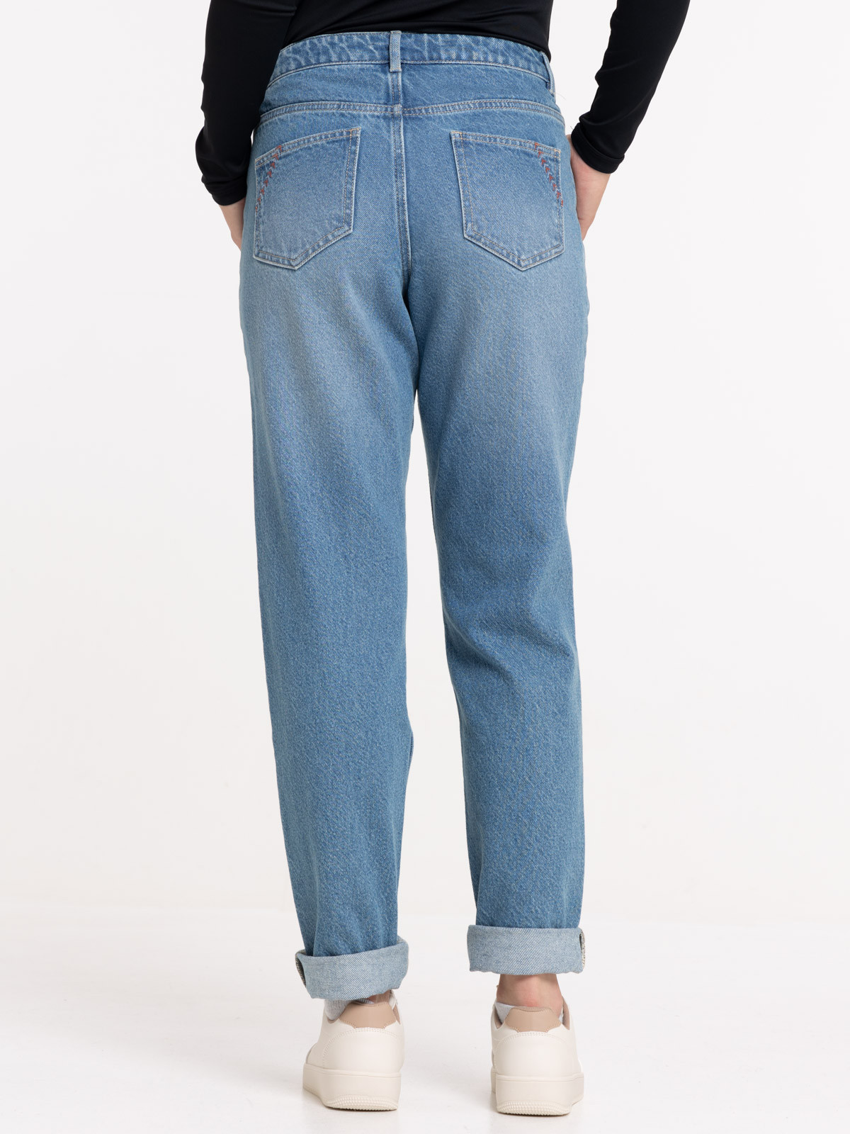 Jean droit broderies poches femme Jean droit broderies poches femme