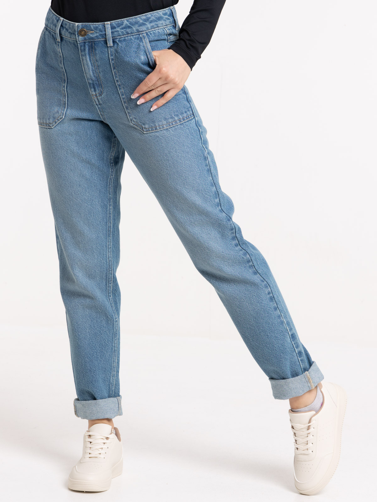 Jean droit broderies poches femme Jean droit broderies poches femme