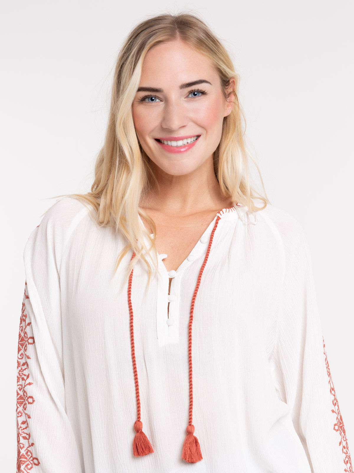 Blouse brodée écru femme