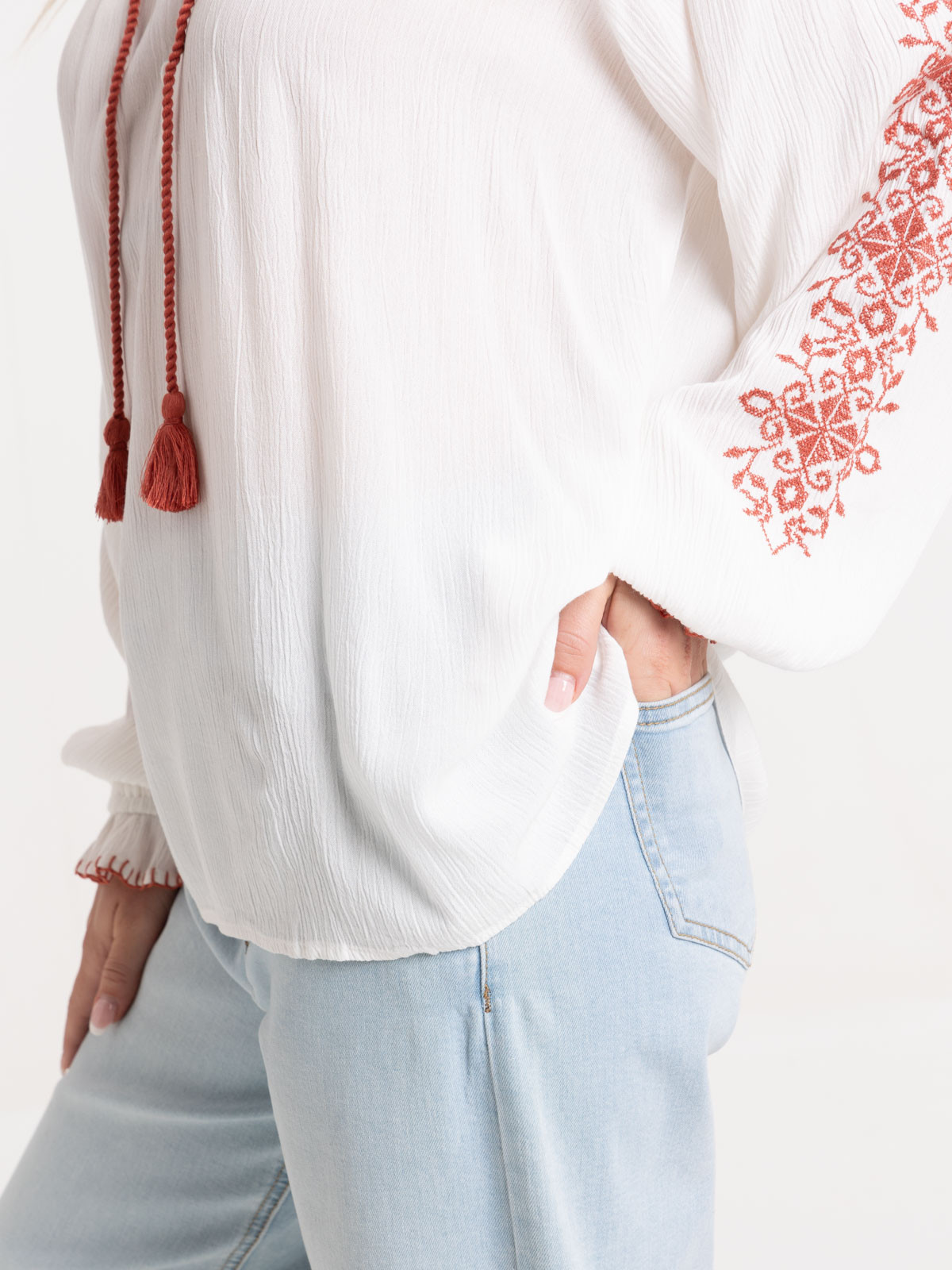 Blouse brodée écru femme