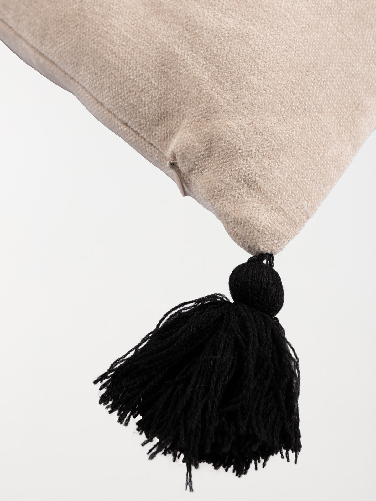 Coussin carré pompons 45 x 45 cm Coussin carré pompons 45 x 45 cm