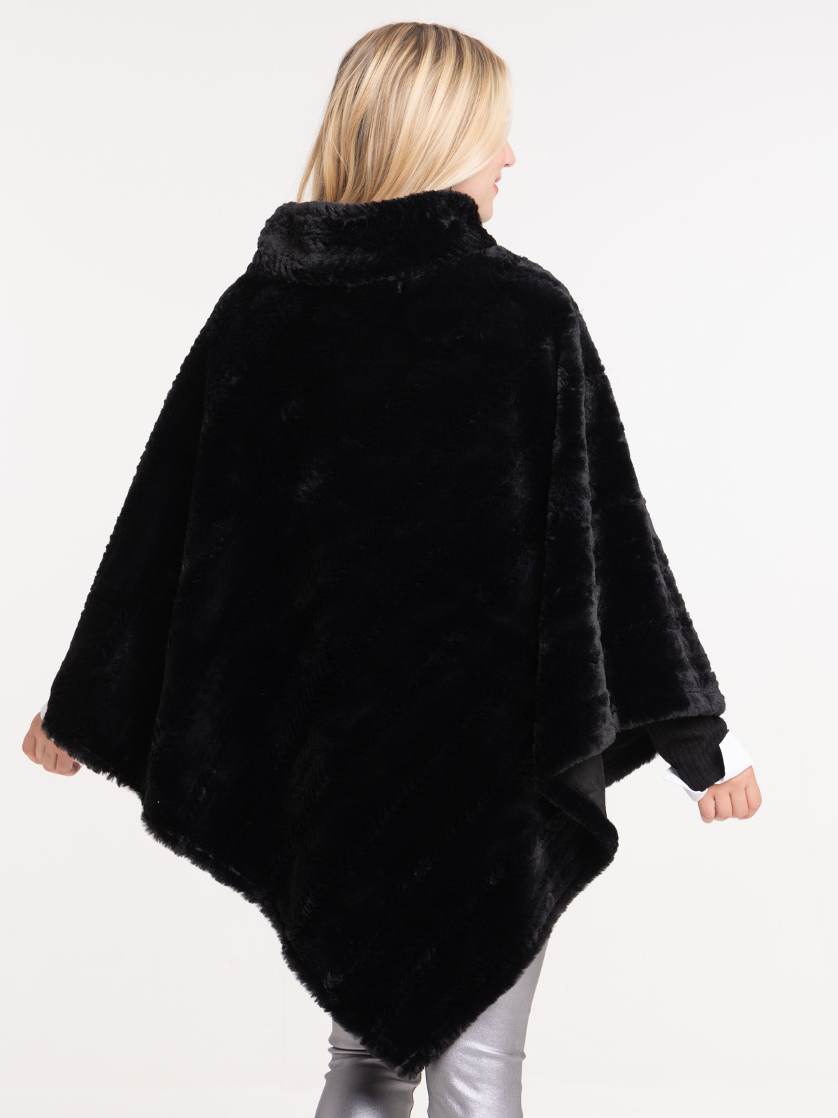 Poncho tout doux noir femme Poncho tout doux noir femme