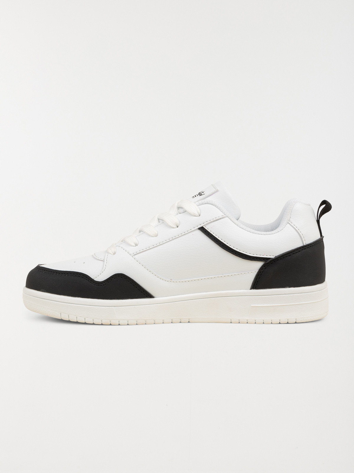 Basket basse blanche femme (36-41) Basket basse blanche femme (36-41)