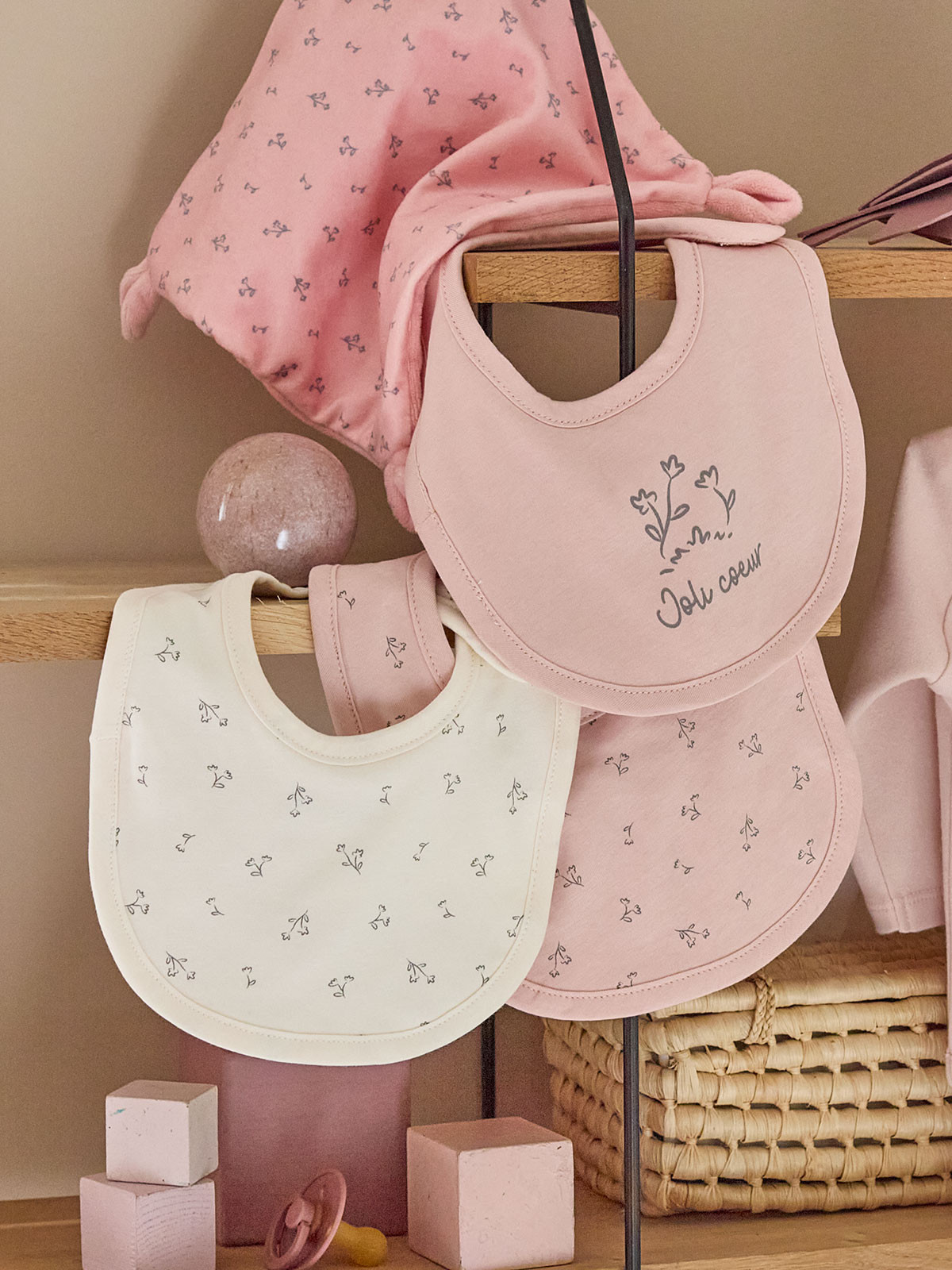 Lot de 3 bavoirs joli coeur fille