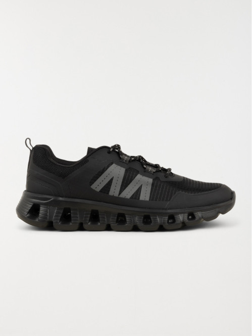 Baskets de sport lacets...