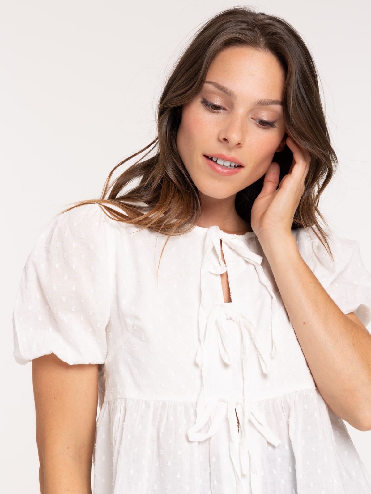 Blouse nouée blanc cassé femme