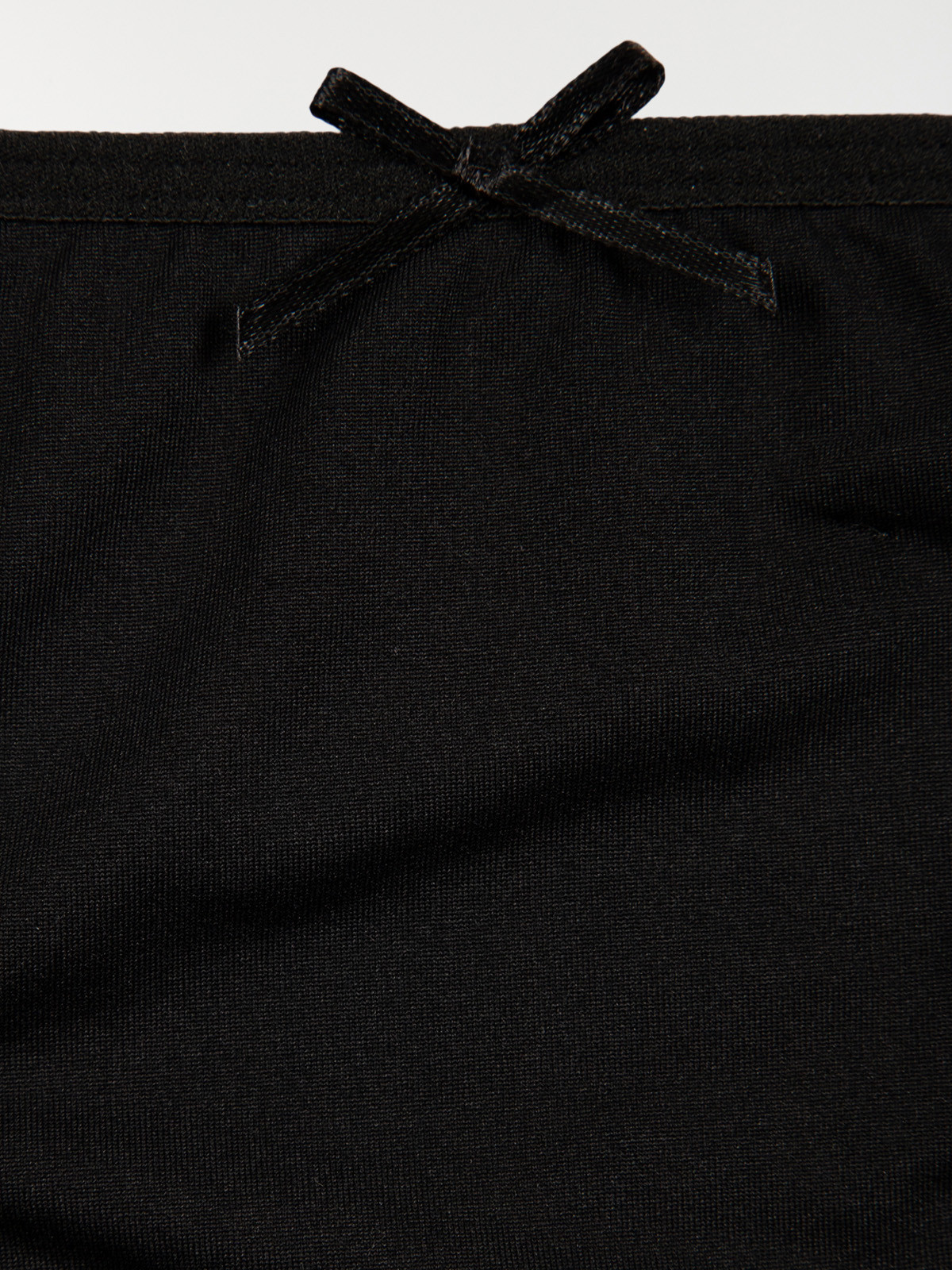 Soutien-gorge et slip fille noir Soutien-gorge et slip fille noir