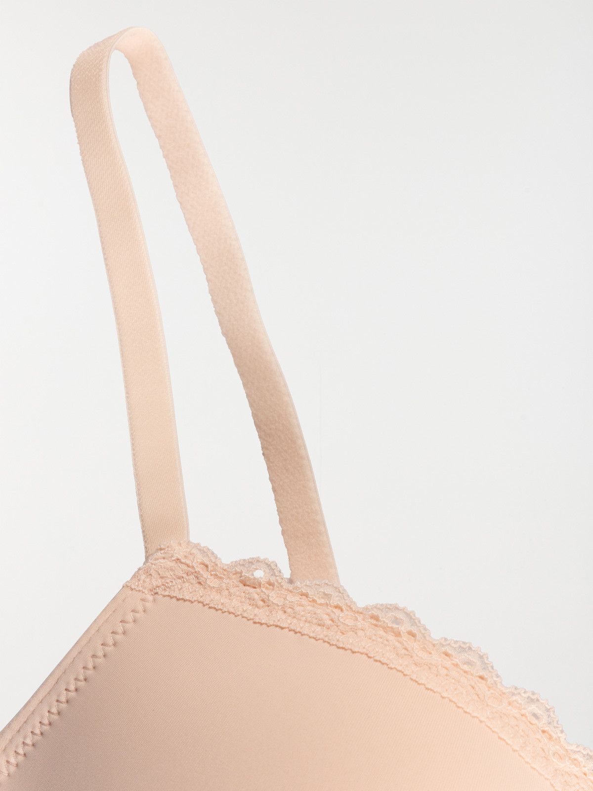 Lot de 2 soutiens-gorge femme (85B-95E) Lot de 2 soutiens-gorge femme (85B-95E)