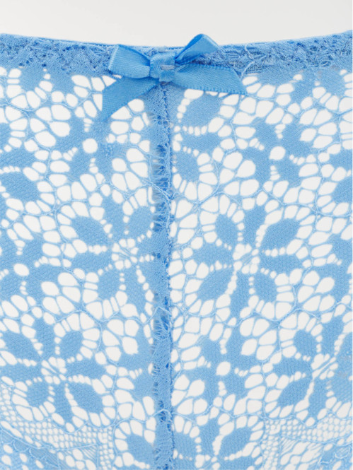 Shorty dentelle bleu ciel...