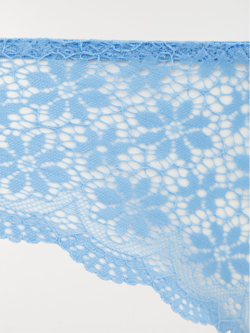 Shorty dentelle bleu ciel...