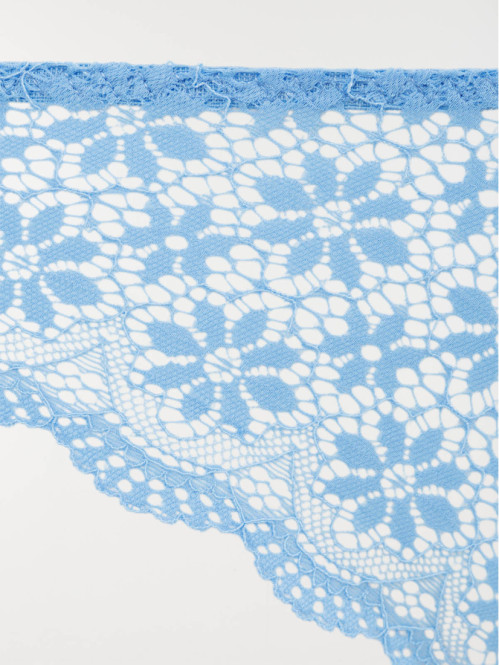 Tanga bleu ciel dentelle...