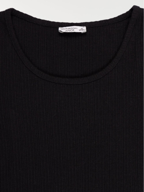 Tee-shirt noir côtelé fille...