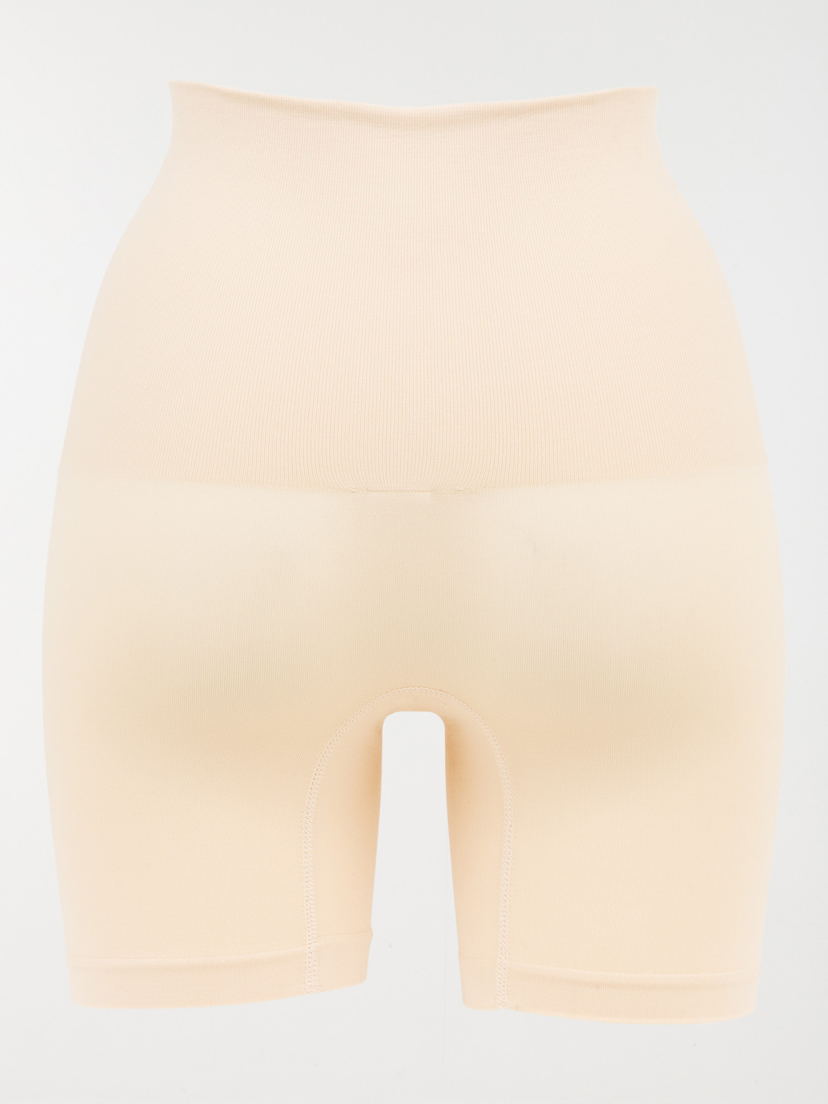 Cycliste sculptant peau douce femme