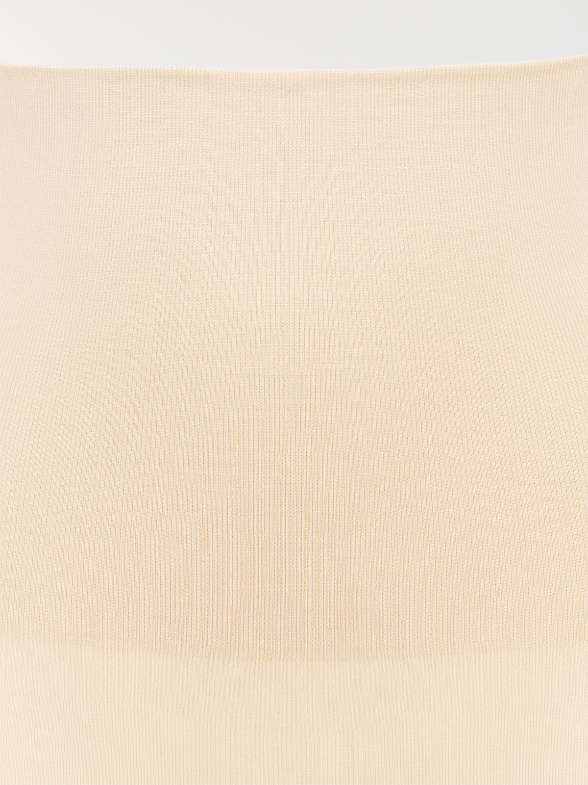 Cycliste sculptant peau douce femme