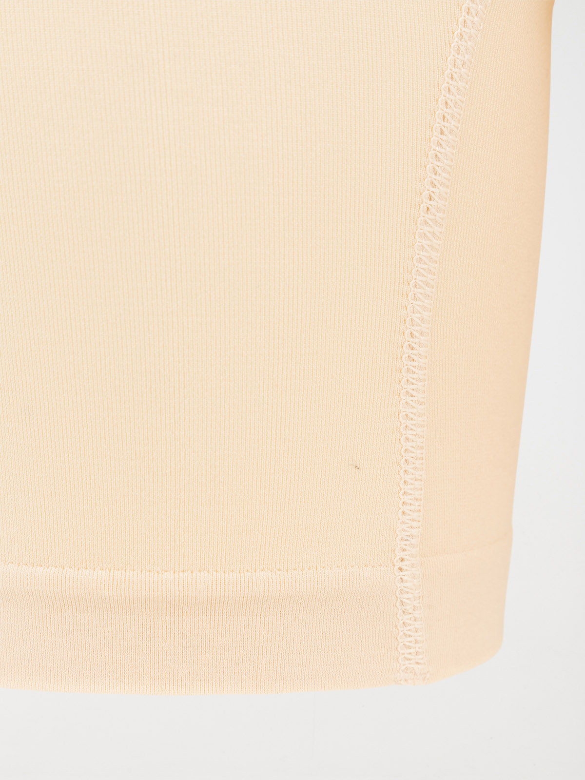 Cycliste sculptant peau douce femme