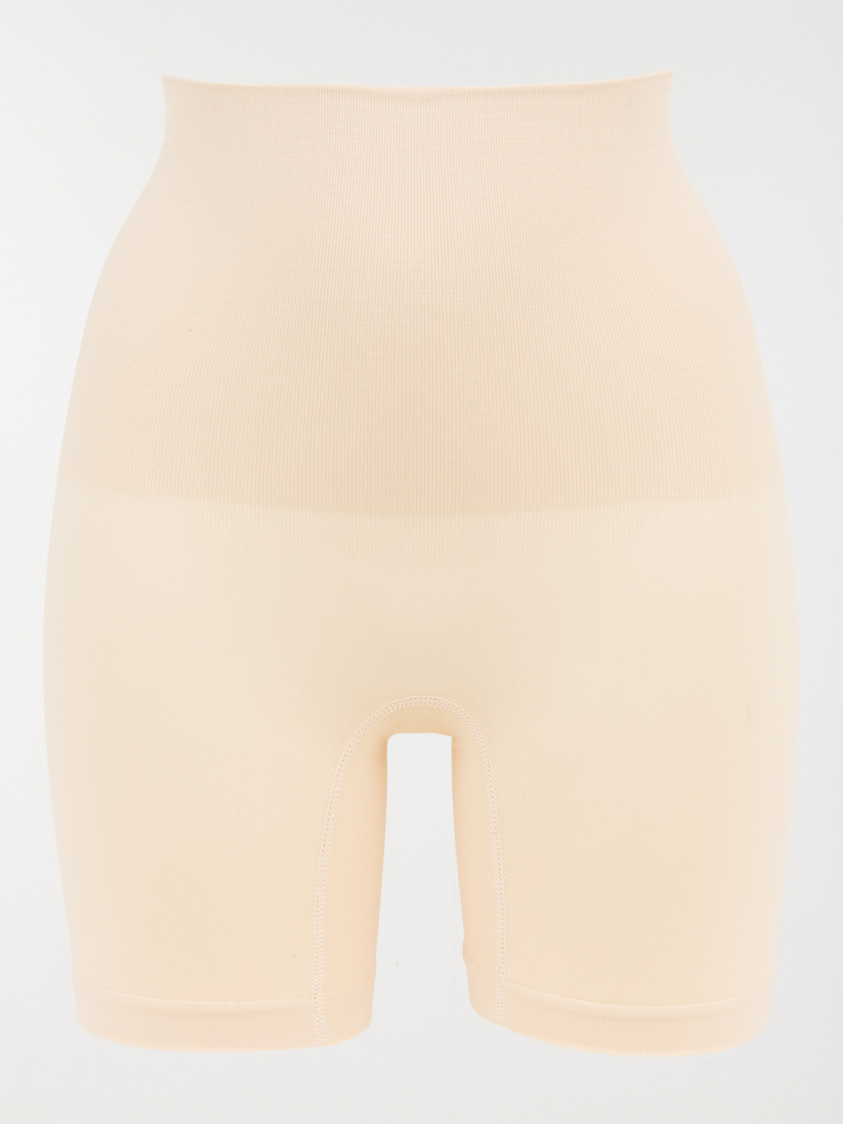 Cycliste sculptant peau douce femme