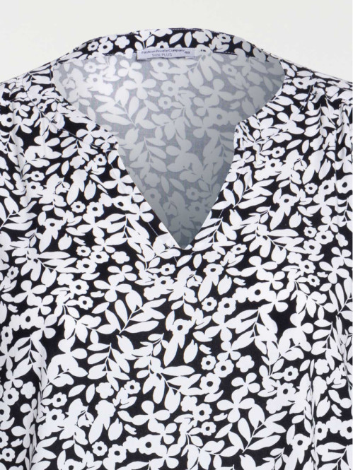 Blouse noire fleurie grande...