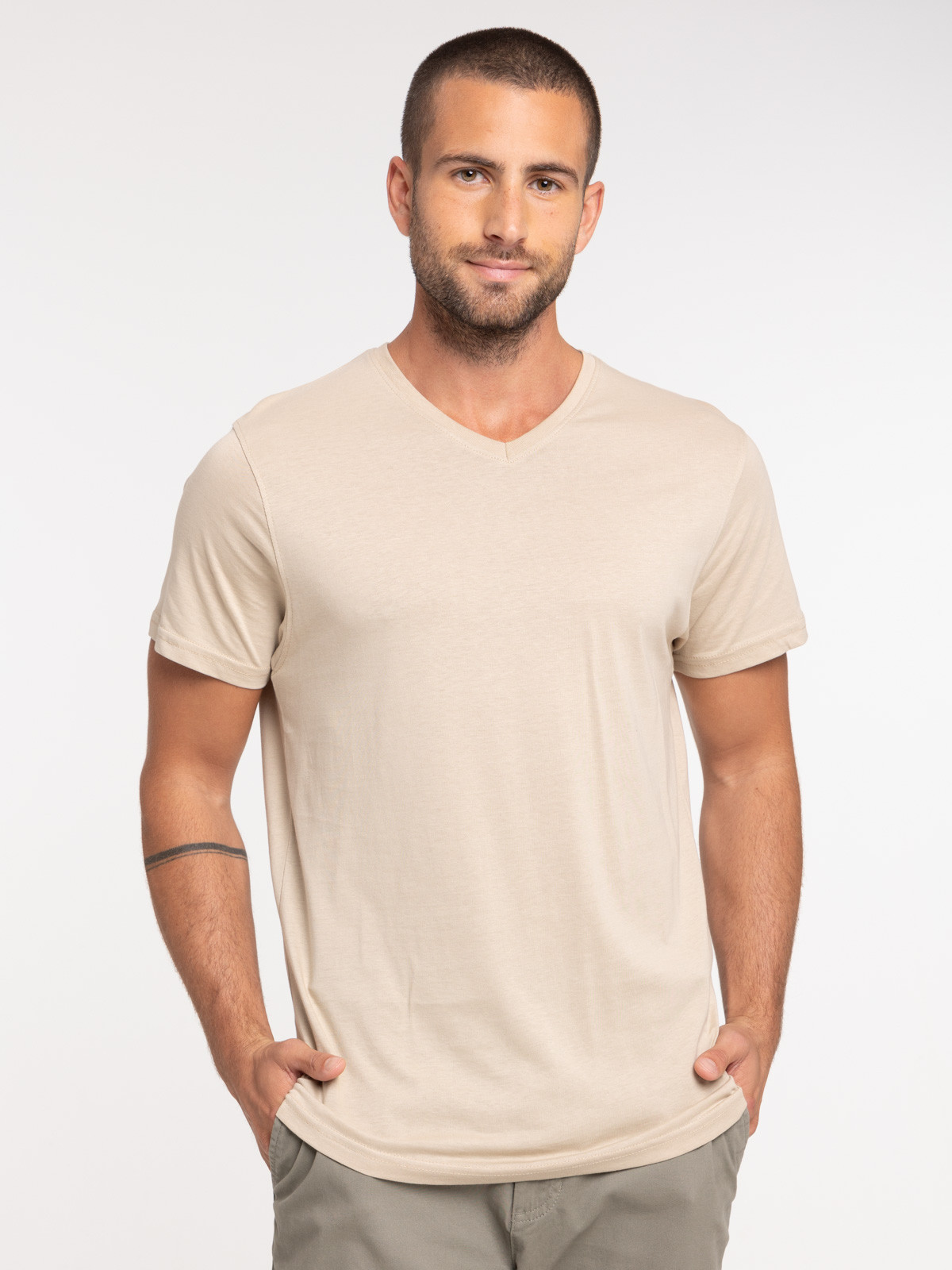 T-shirt col V sable homme