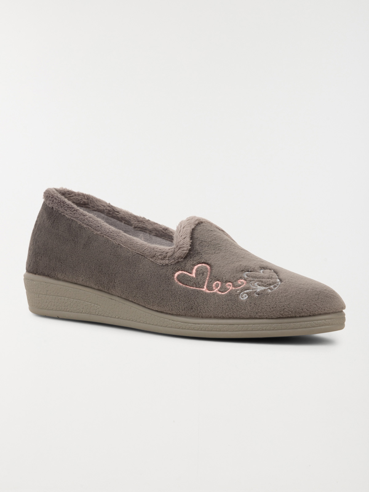 Chaussons gris motif coeur femme (36-41) Chaussons gris motif coeur femme (36-41)