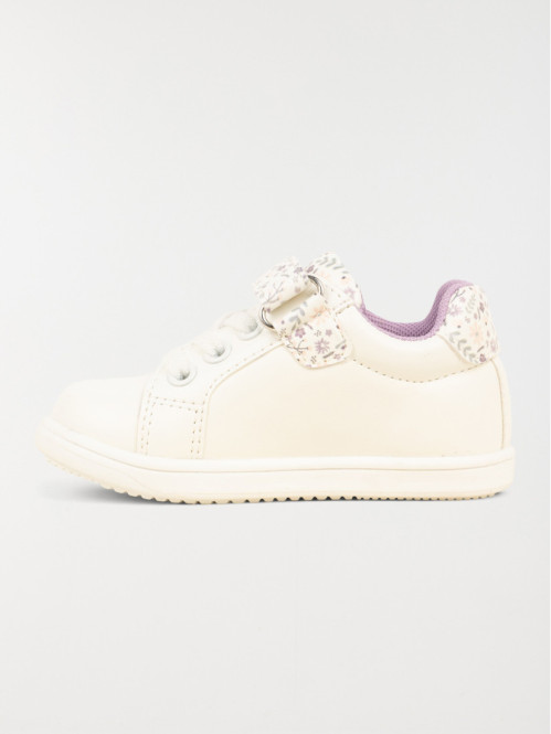 Baskets fleuries et coeur...