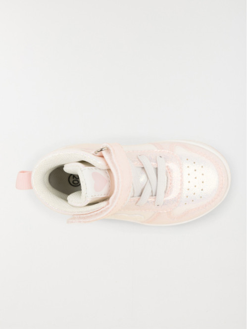 Baskets montantes coeur fille (20-23) Baskets montantes coeur fille (20-23)