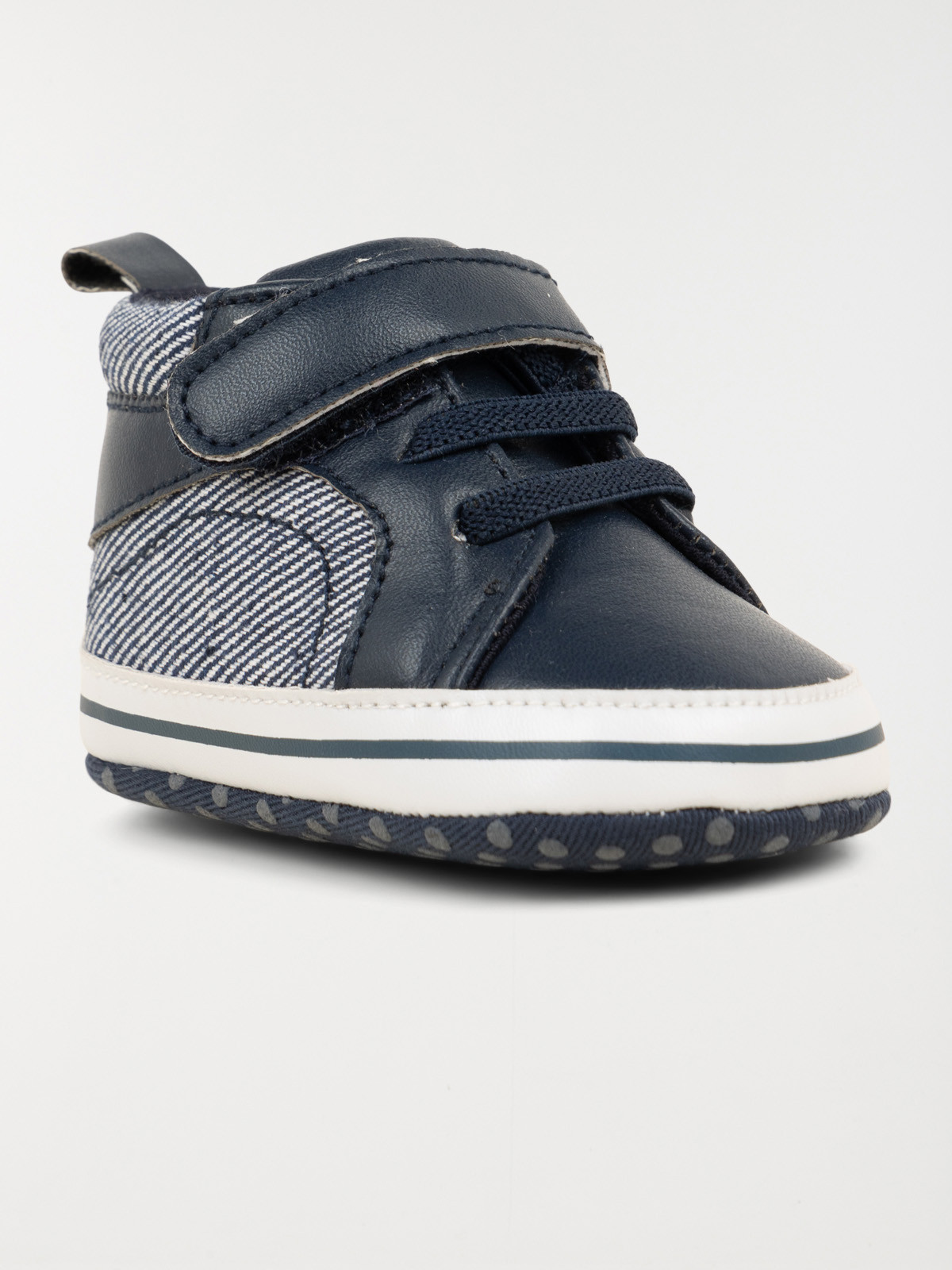 Bottons scratch et lacet bébé (16-20) Bottons scratch et lacet bébé (16-20)