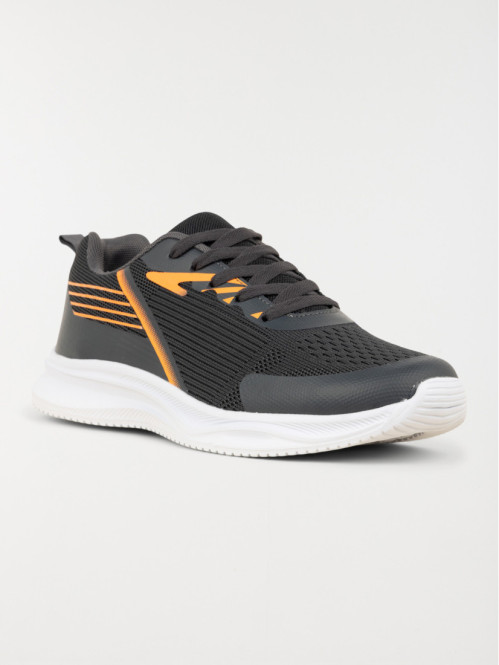 Baskets à lacets grises...