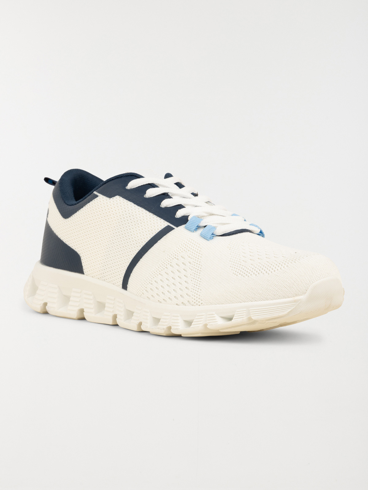 Baskets à lacets blanches homme (40-45) Baskets à lacets blanches homme (40-45)