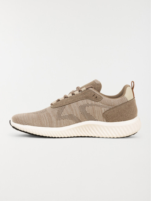 Baskets de sport beiges...