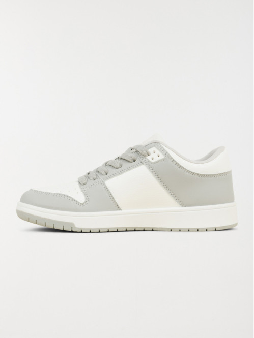 Baskets basses blanches...