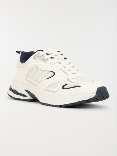Baskets blanches de sport...