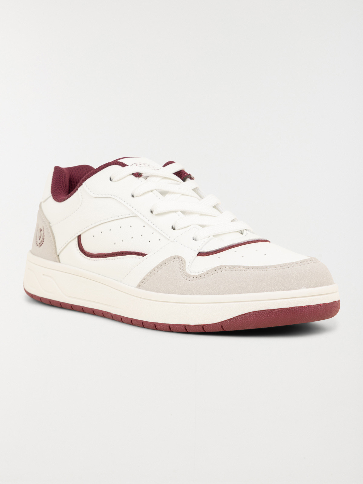 Baskets basses lacets femme (36-41)