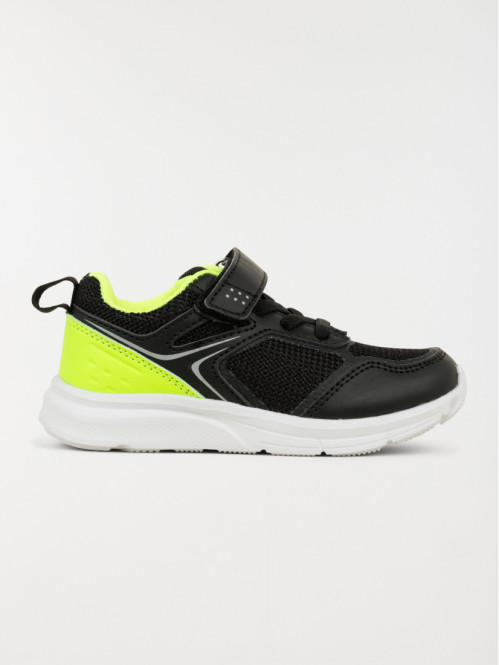 Chaussure de sport noire...