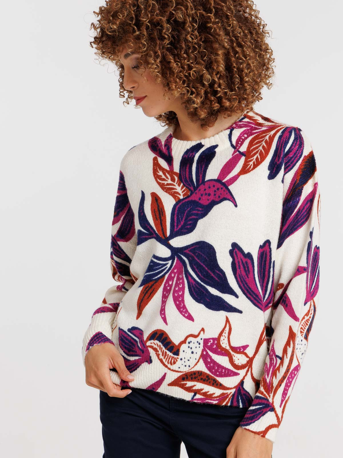 Pull fleuri col rond femme