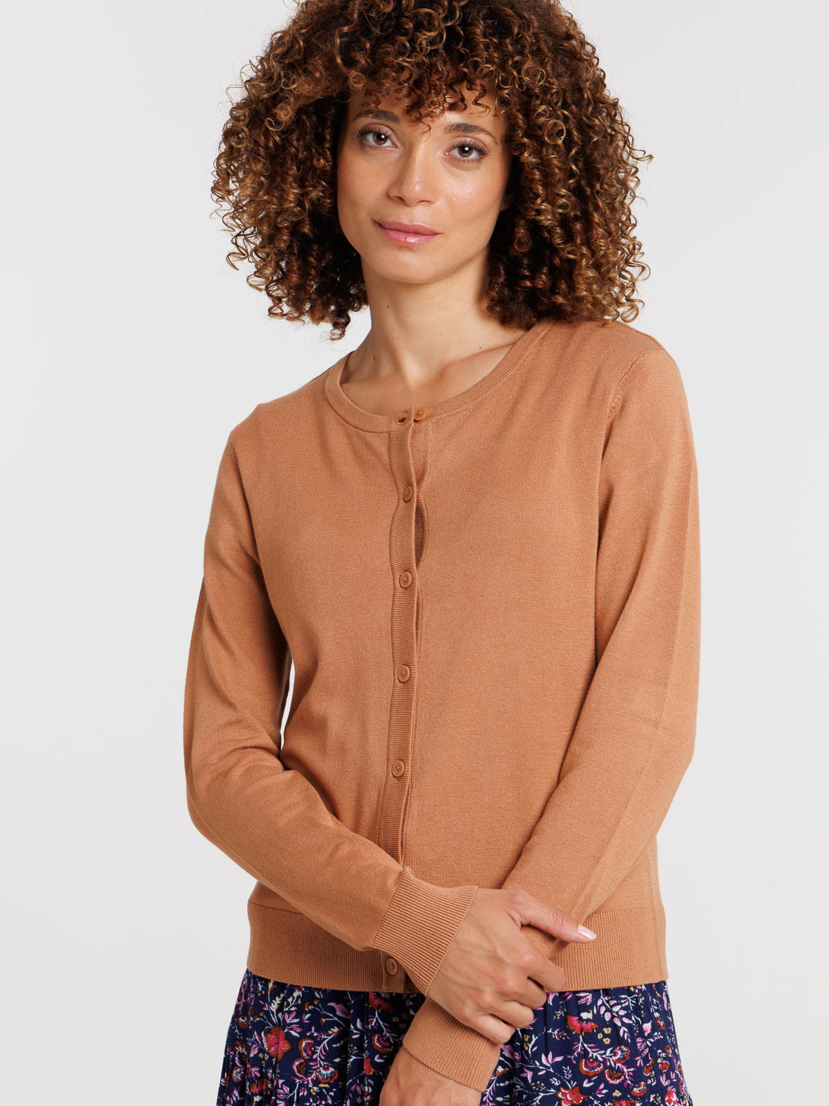 Gilet boutonné camel essentiel femme Gilet boutonné camel essentiel femme