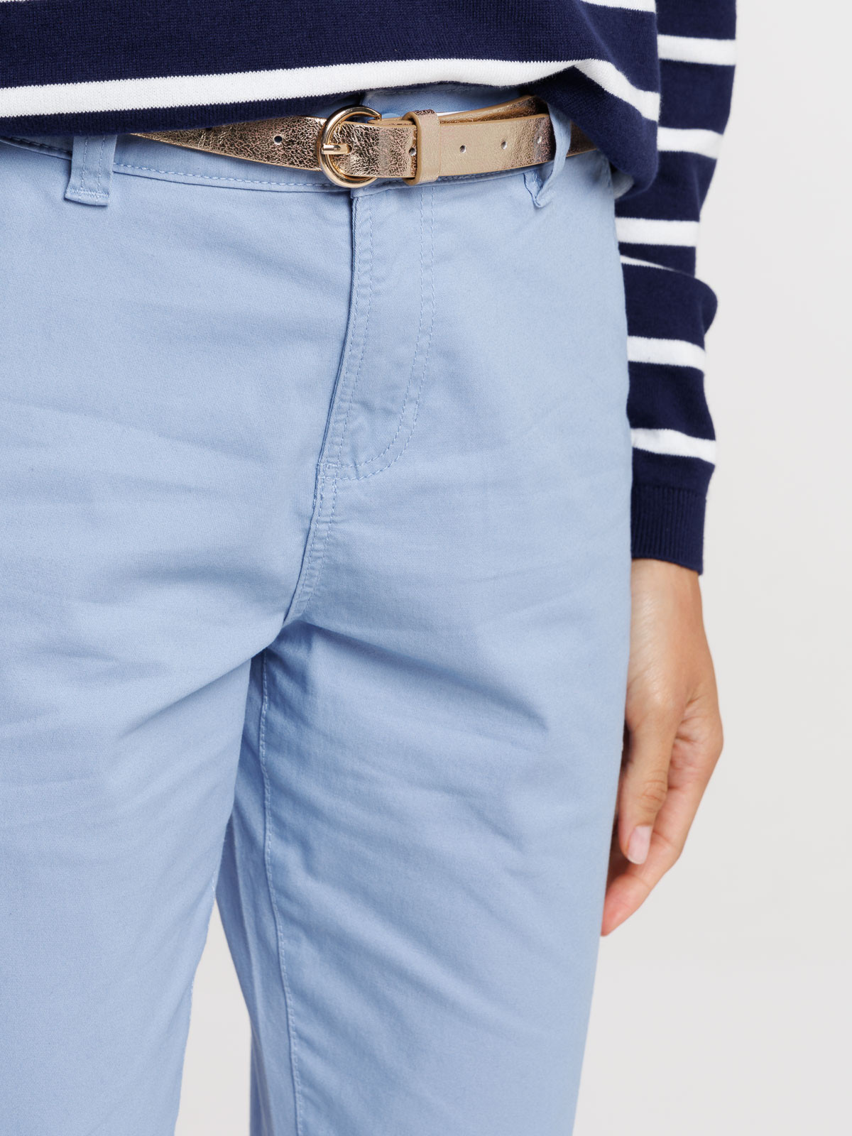 Pantalon chino ceinture doré femme