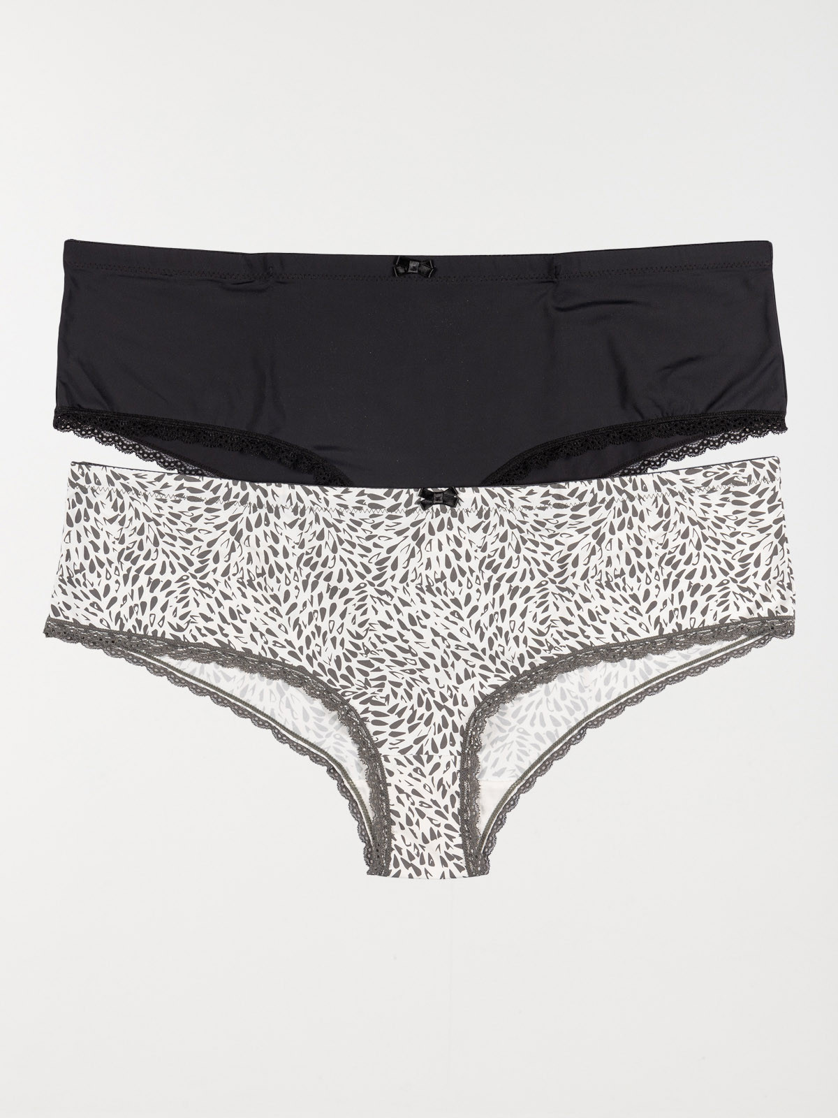 Lot shorties motif et uni femme (46-54)