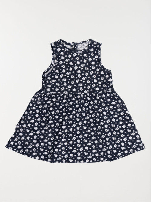 Robe fleurie sans manches...