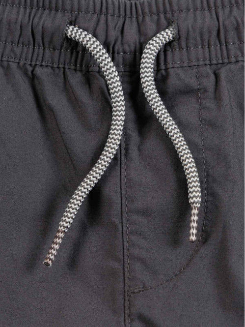 Short garçon gris...