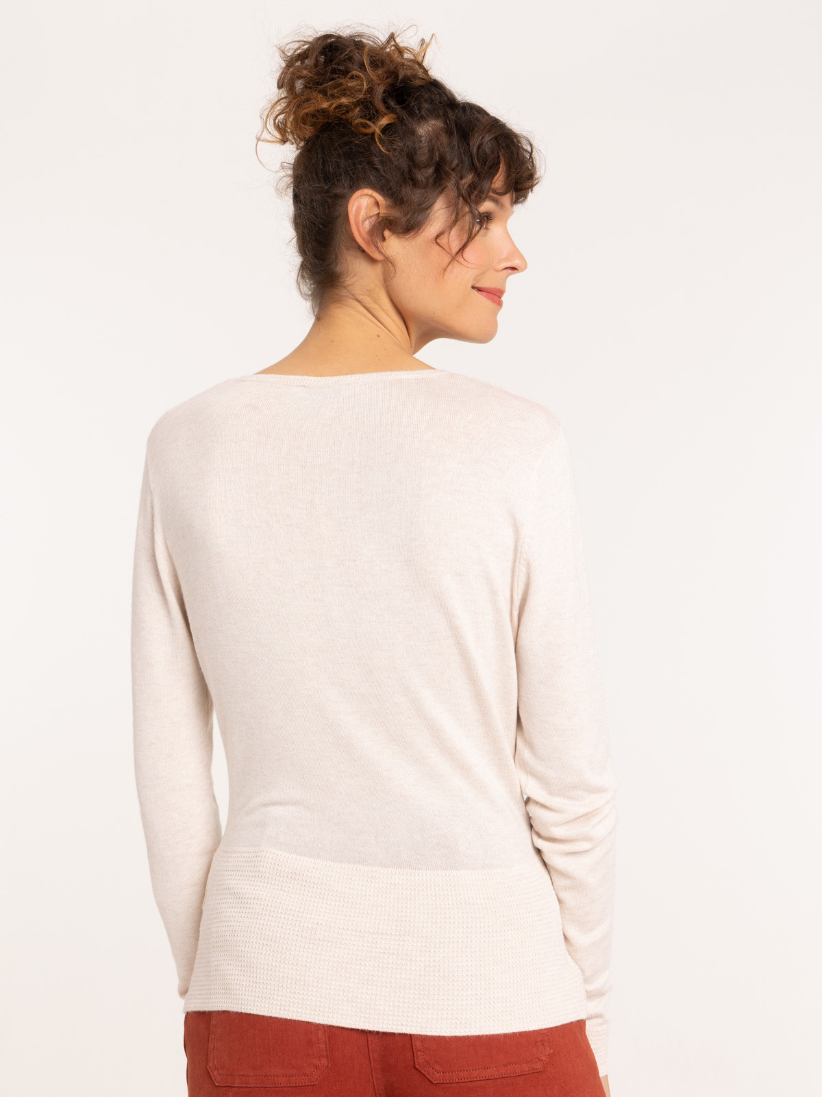Pull fin col V crème grisée femme Pull fin col V crème grisée femme