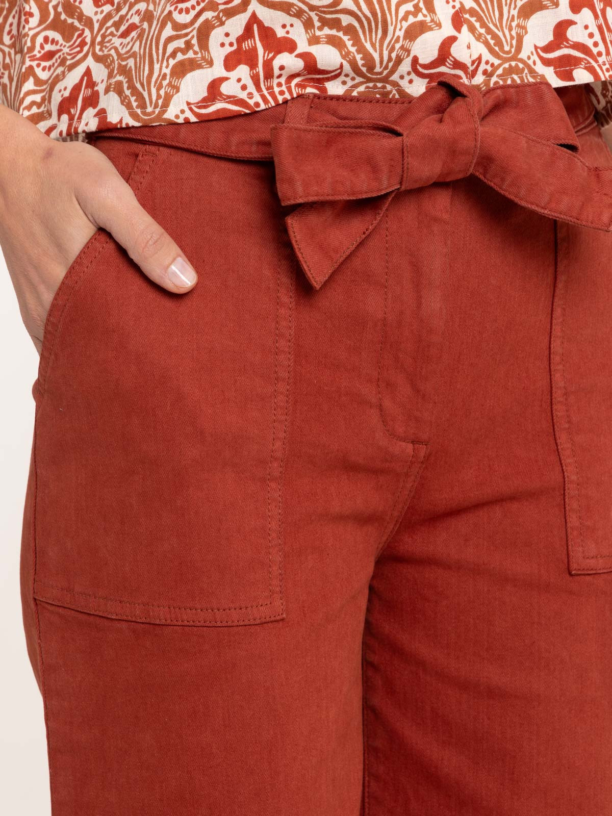 Pantalon large ceinturée femme