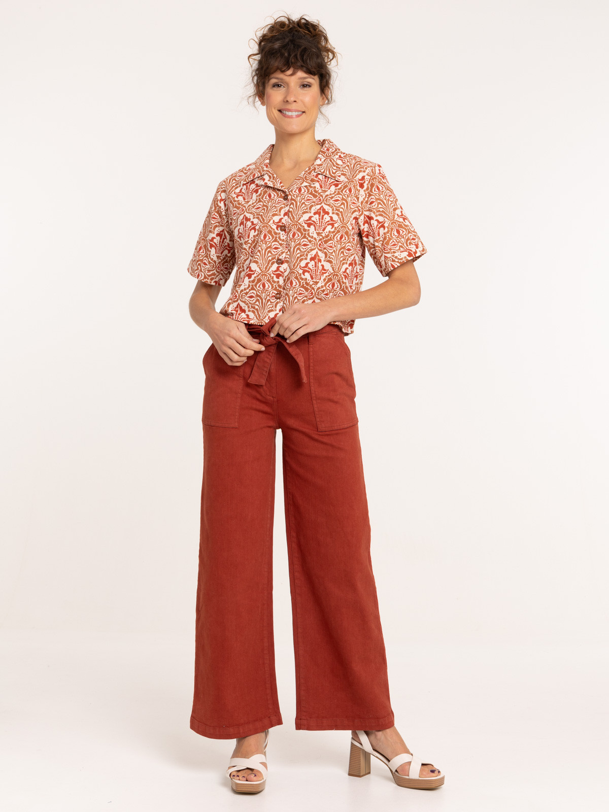 Pantalon large ceinturée femme