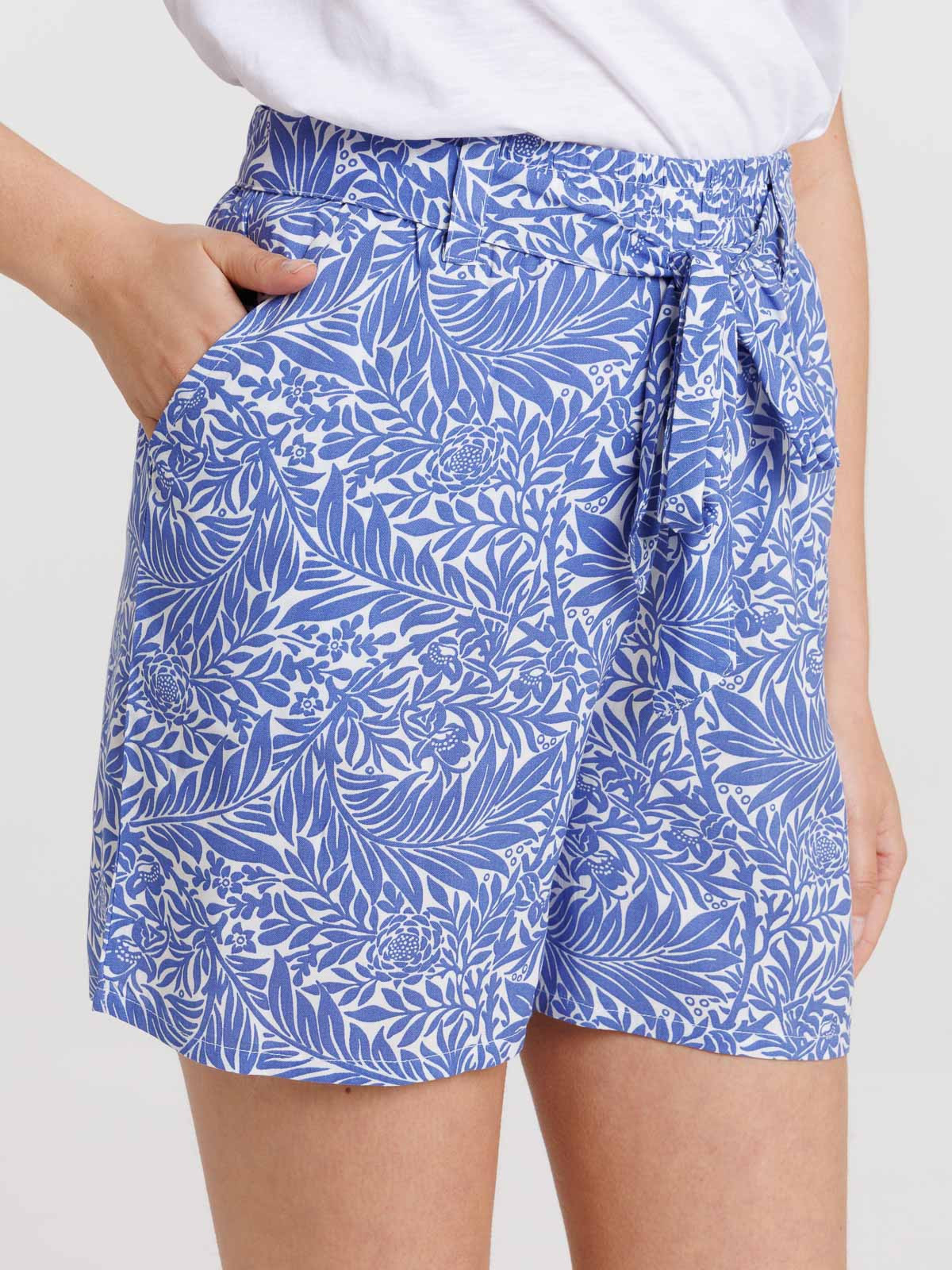 Short fleuri bleu lavande femme