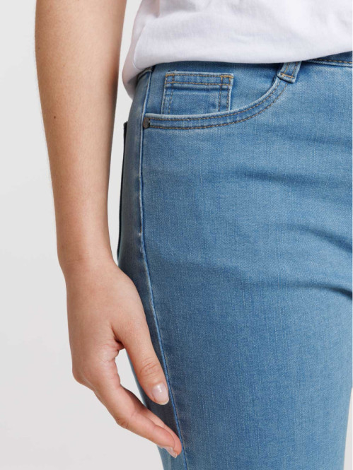 Pantacourt en jean bleached...