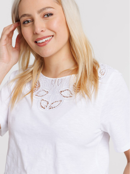 T-shirt col broderie femme