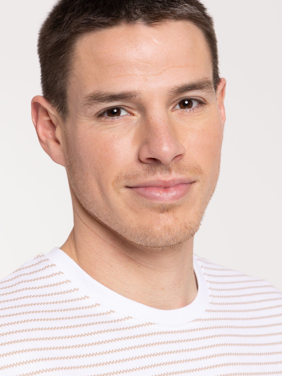 Tee-shirt blanc rayé homme